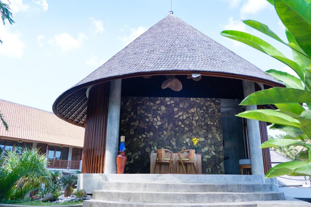 Queen At Gunung Sari Ubud Exterior foto