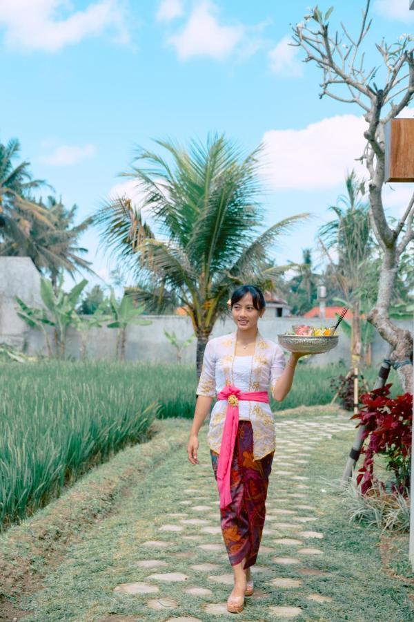 Queen At Gunung Sari Ubud Exterior foto