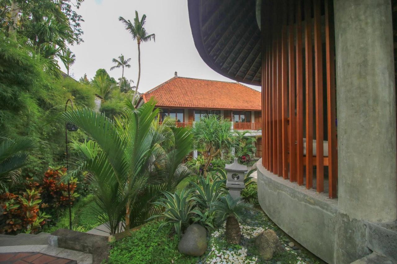 Queen At Gunung Sari Ubud Exterior foto