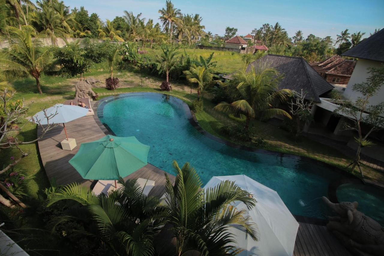 Queen At Gunung Sari Ubud Exterior foto